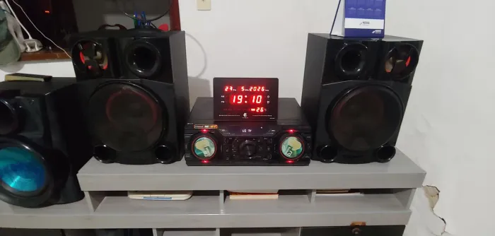Som Lg 1.800 watts 