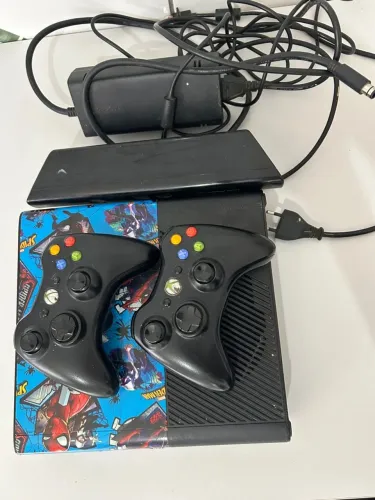 ? Xbox 360 + 2 Controles + 150+ Jogos