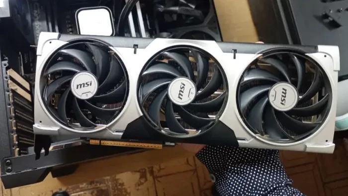 Vendo Placa de vídeo 5070 MSI Ventus 3x OC edition (troco por 9070 XT)