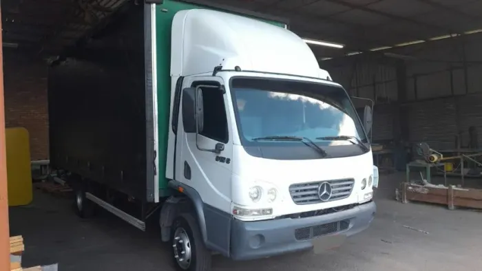 Mercedes Accelo 915 2011 e Sider Randon 6,35 m