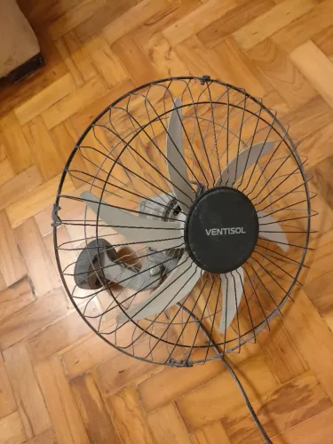 Ventilador da Ventisol muito potente Bivolt