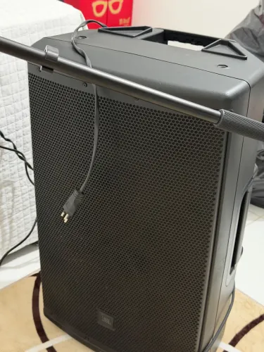 Caixa de som JBL eon615