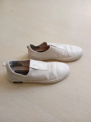 Sapato branco nr 39 democrata urbana 