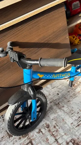 Bicicleta de equilíbrio infantil