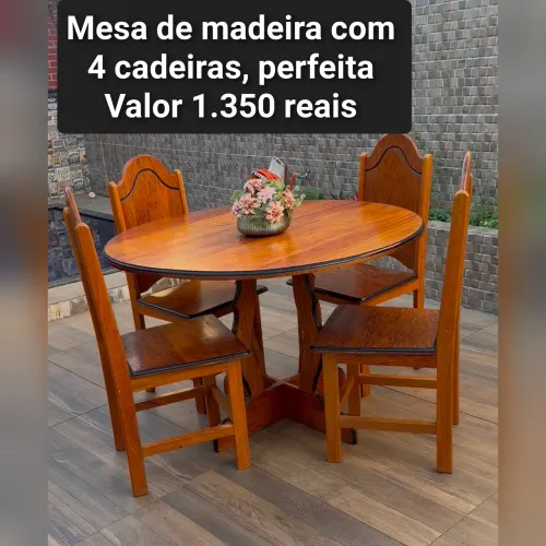 Mesa de madeira semi nova 