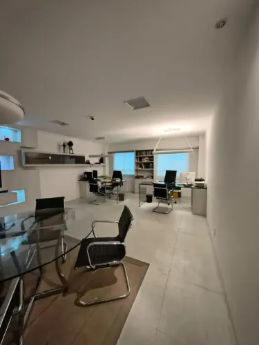 Sala comercial JTR com 37m² mobiliada por R$425.000,00