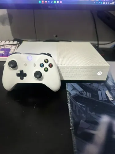 Xbox One S Branco 1TB + Controle Original + 3 Jogos