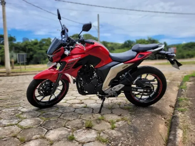 Moto muito conservada segundo dono,sovenda.