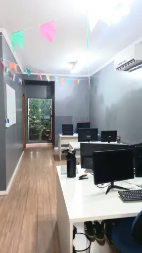 Casa comercial para aluguel na Cidade Dutra
