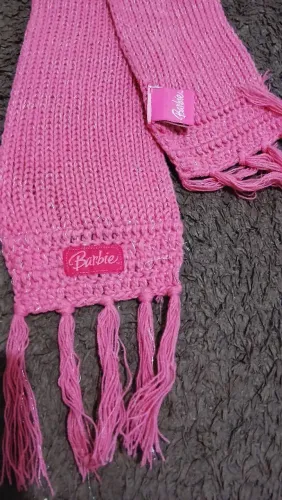Cachecol da barbie $60