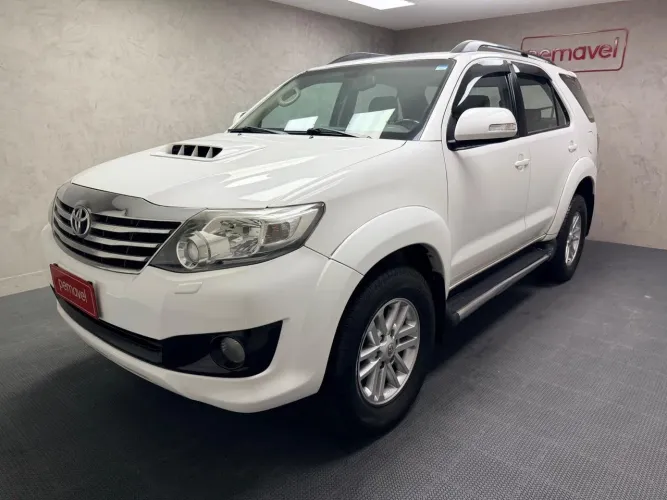 Toyota Hilux SW4 SRV D4-d 4X4 3.0 TDI Dies. AUT 2013