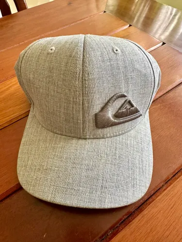 Boné QuickSilver Cinza Claro Masculino