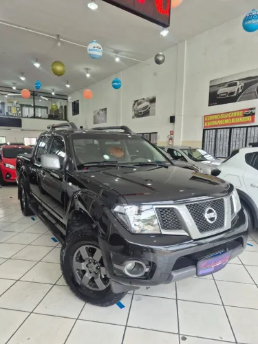 Nissan Frontier SV AT. CD 4X4 2.5 TB Dies. Aut. 2016