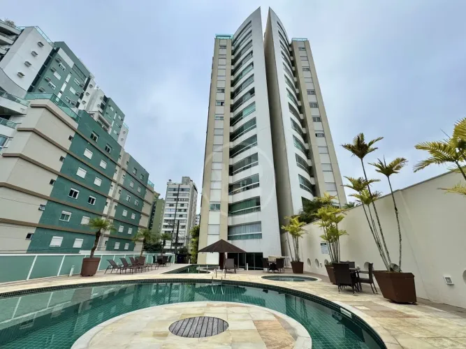 Apartamento de alto padrão no bairro Jardim Blumenau em Blumenau/SC, no Edifício Costa Esm