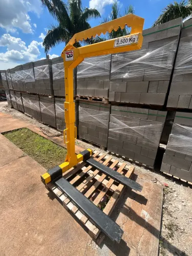 Garfo Paleteiro munck 2.5t 