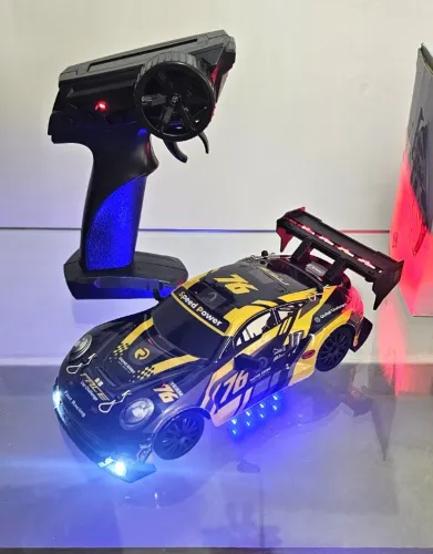 Carrinho de Controle Remoto Recarregável de Corrida e Drift 4x4 Super Veloz e Potente