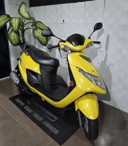 SUZUKI BURGMAN AN 125 SCOOTER