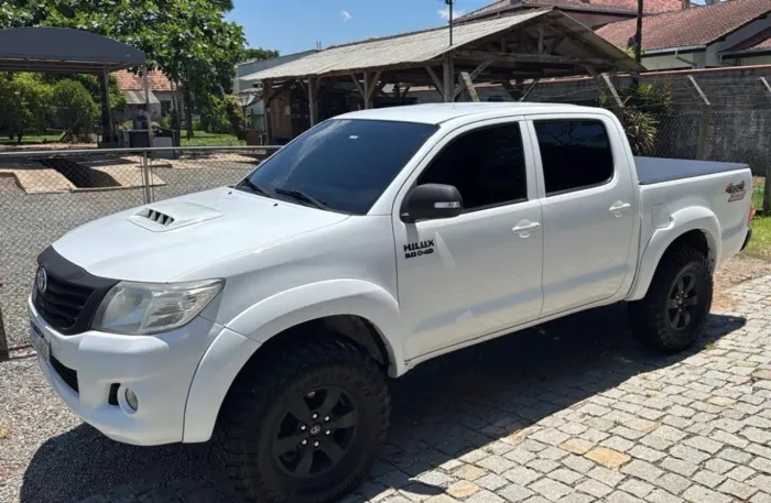 Toyota Hilux CD SRV D4-d 4X4 3.0 TDI Diesel AUT 2013