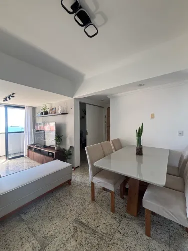 Mesa com cadeiras
