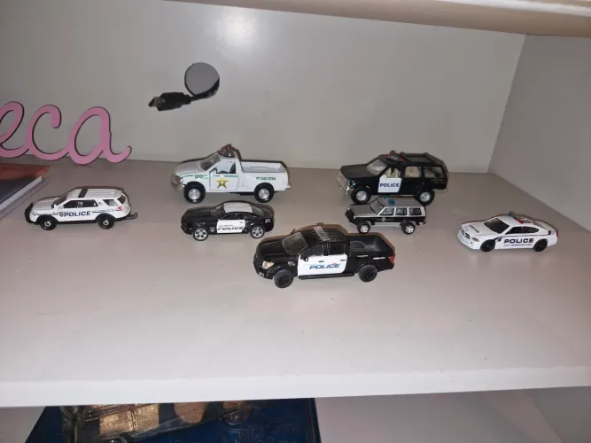MINIATURAS  greenlight, Johnny Lightning, matchbox 1/64 policia