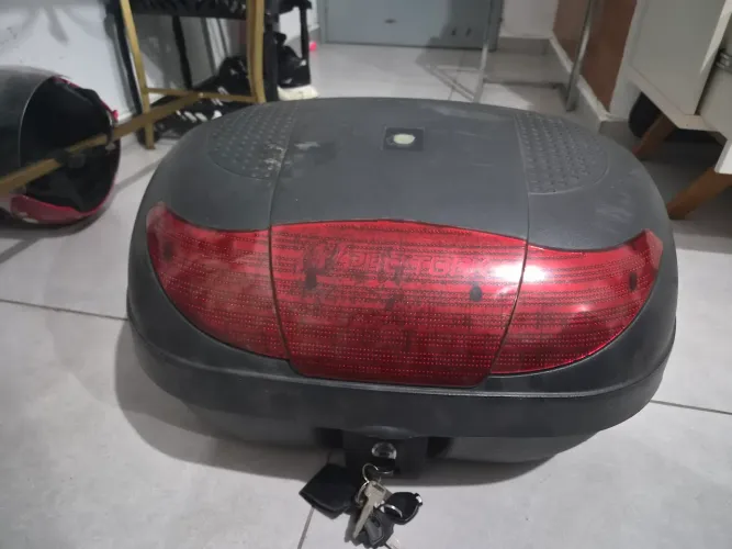 Bau pro tork usado otimo estado R$150