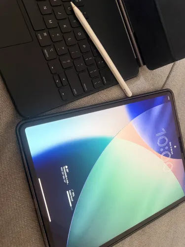 iPad Pro 12.9 Polegadas. 512 GB, com SmartKeyboard trackpad e Apple Pencil