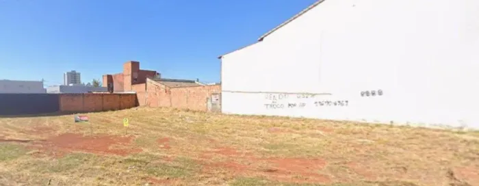 Terreno à venda no bairro Novo Mundo em Uberlândia