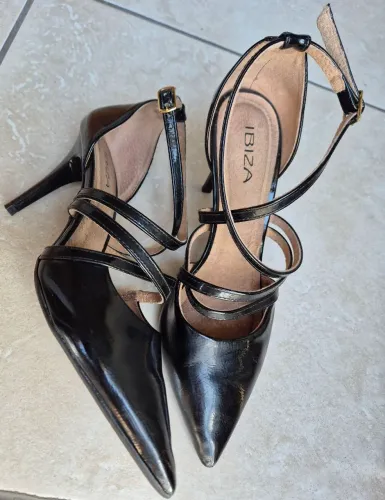 Scarpin Ibiza bico fino preto n°38