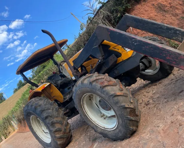 Vendo trator Valtra oportunidade