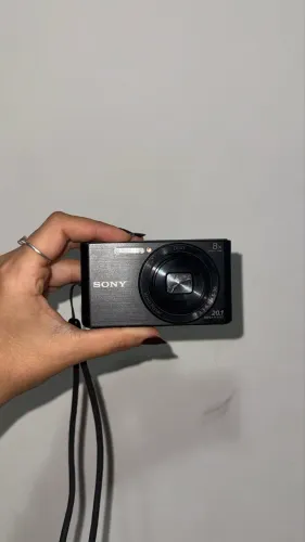 Câmera Sony Cyber-shot DSC-W830