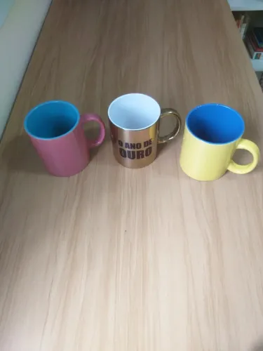 3 Canecas de Porcelana Grandes para Café ou Chá em bom estado