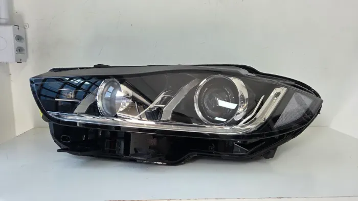 Farol jaguar xe 2015 2019 Original