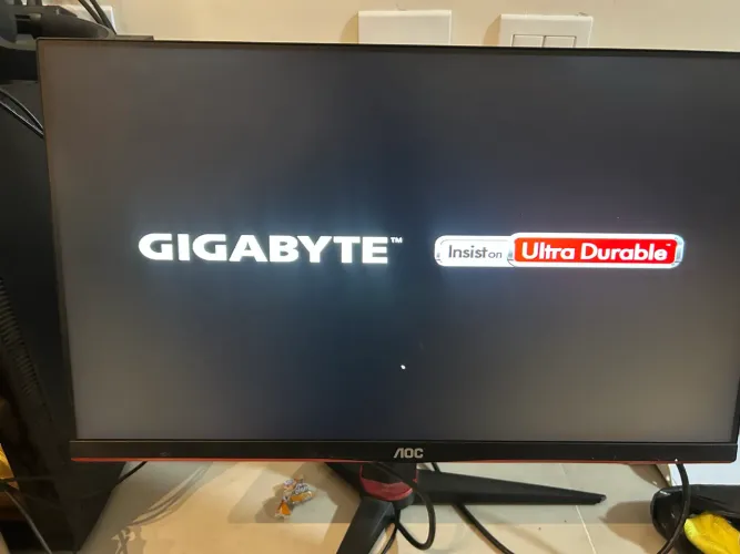 AOC Hero 24G2/BK (144 Hz IPS) em perfeito estado