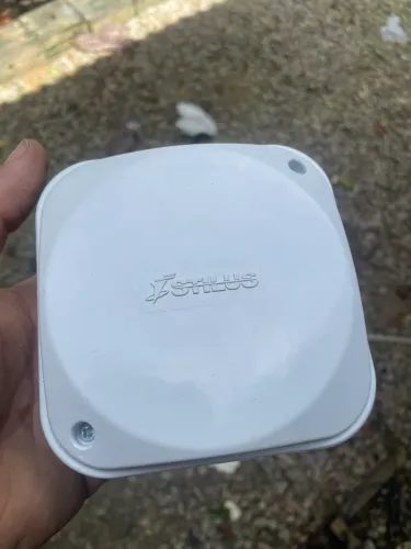 Caixa para conectores de câmera 