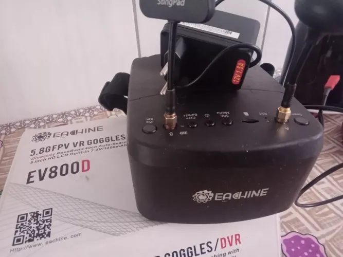 Oculos FPV EACHINE EV800D 5.8GFPV Analógico