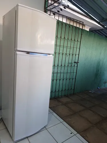 Geladeira frost free dúplex 300lts