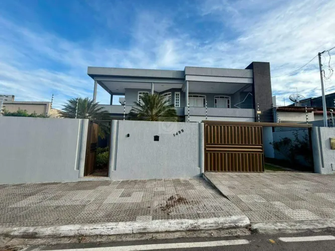 Mansão Espetacular com Lazer Completo no Bairro Serrano! 6 Quartos e Varanda ao Redor de T