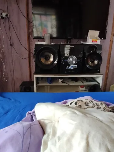 Som Philco  1.100 w de potência 