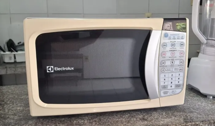 Microondas Electrolux com defeito