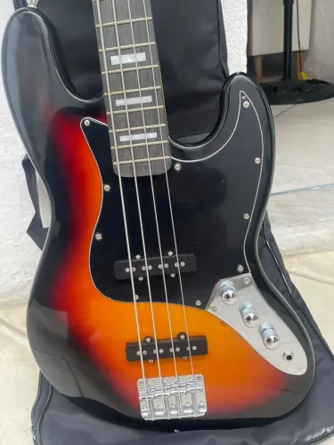 Baixo 4 cordas Waldman JazzBass