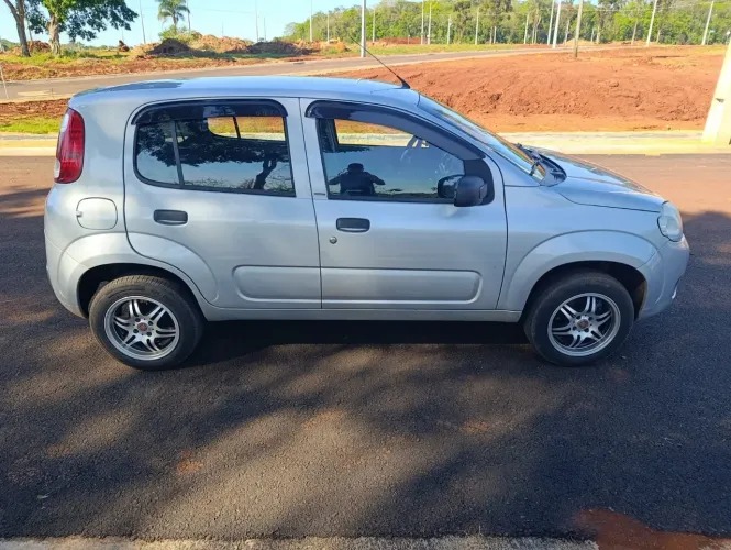 Fiat Uno Vivace/rua 1.0 EVO Fire Flex 8V 5P 2013