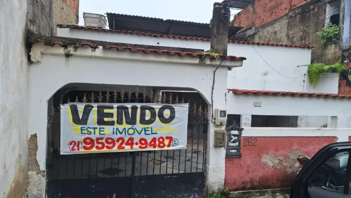 PORTO DA PEDRA - VENDA DE TERRENO DE POSSE COM UMA CASA PARA REFORMAR OU RECONSTRUIR.