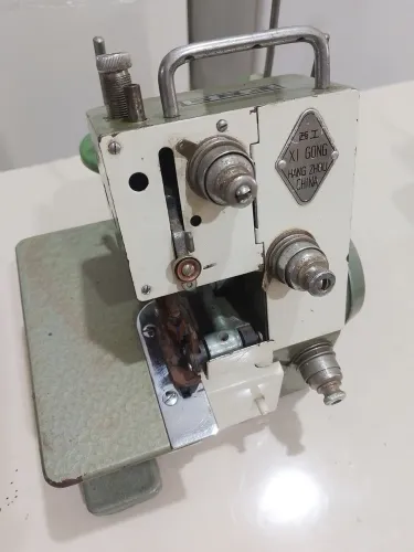 Máquina overloque