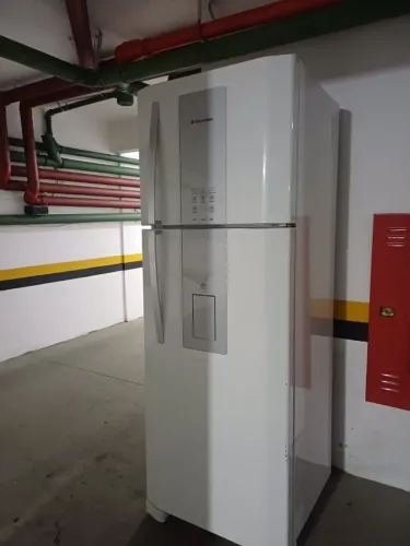 Geladeira - Refrigerador Eletrolux - 437 litros