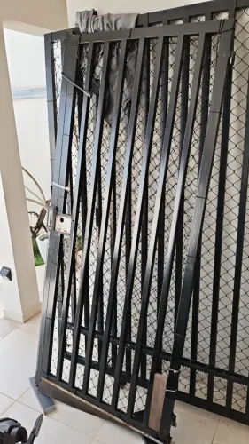 Portão de ferro de garagem e social