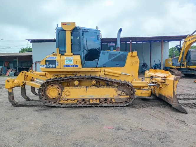 Trator de Esteiras komatsu D61ex 2014 (coliseu)  