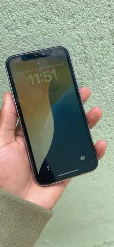 iPhone 11 64GB lilás
