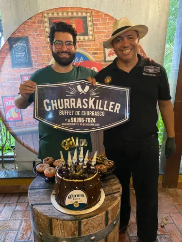 Churrasqueiro e Buffet com sobremesa 