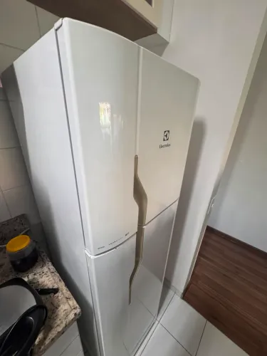 Geladeira Electrolux branca