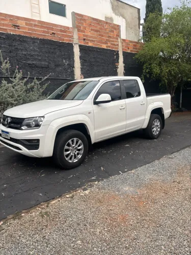 Volkswagen Amarok Comfor. CD 2.0 TDI 4X4 Dies. Aut. 2021
